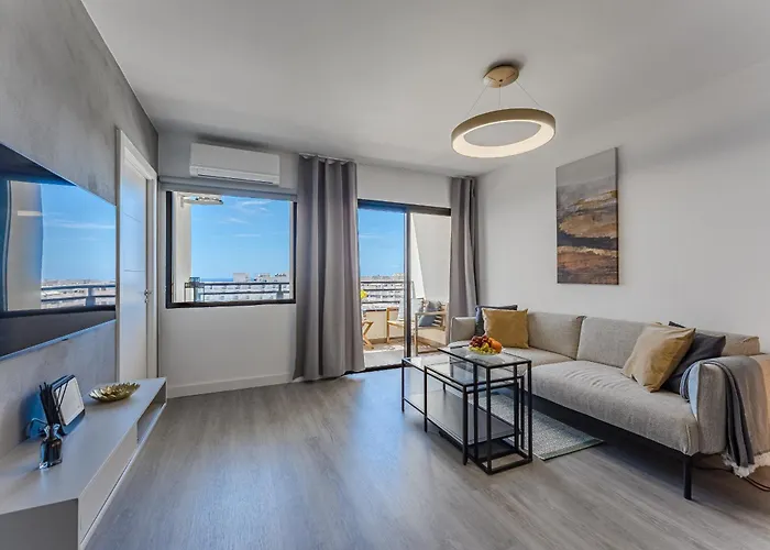 Trendy Work & Relax Seaside Apartment