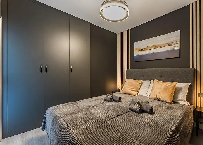 Trendy Work & Relax Seaside Apartment